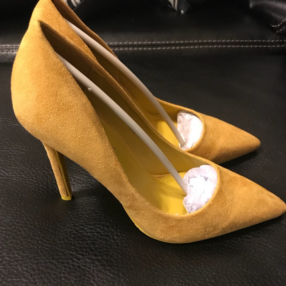Beautiful mustard heels